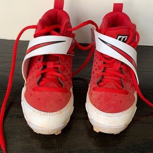Nike baseball cleats 1y